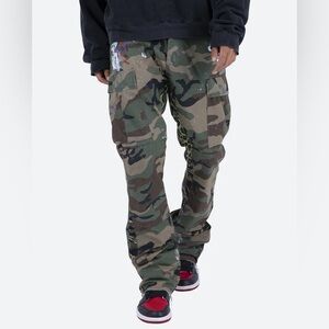 Mnml.la CONTRAST BOOTCUT CARGO PANTS
WOODLAND CAMO